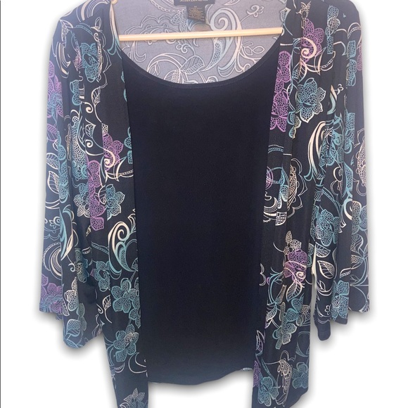 SUSAN Lawrence  Black Floral Attached Cardigan  Top Size Medium. - Picture 3 of 7